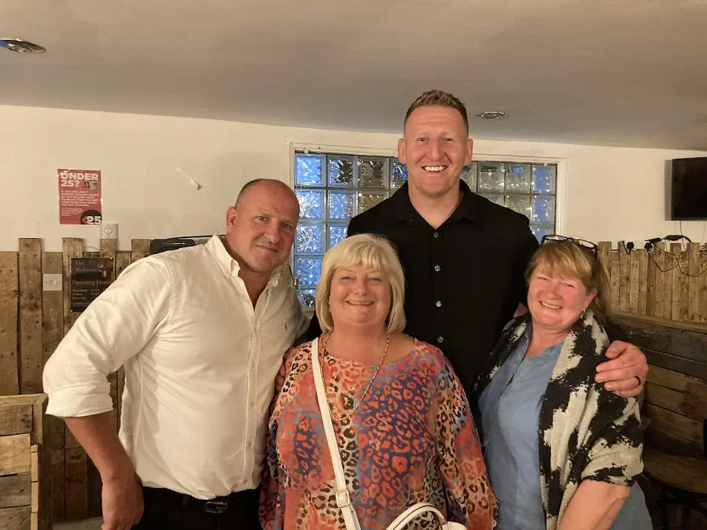 Helen May_The Backroom Tonyrefail_Tonyrefail_review