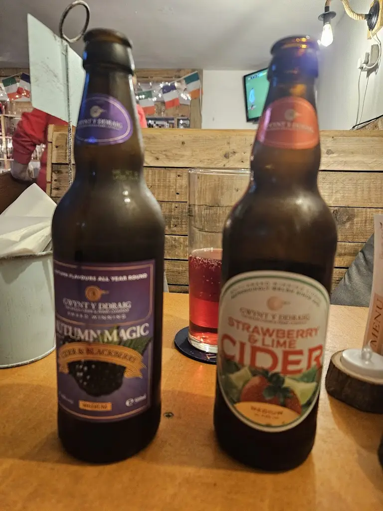 The Backroom Tonyrefail_Tonyrefail_slider_image_2