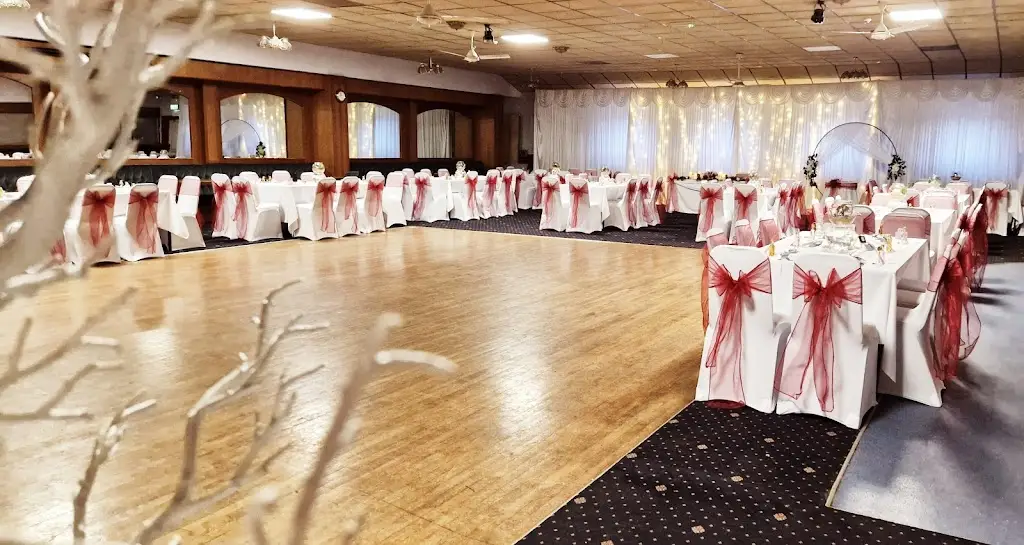 Tonyrefail Working Men's Club & Institute Ltd_Tonyrefail_slider_image_1