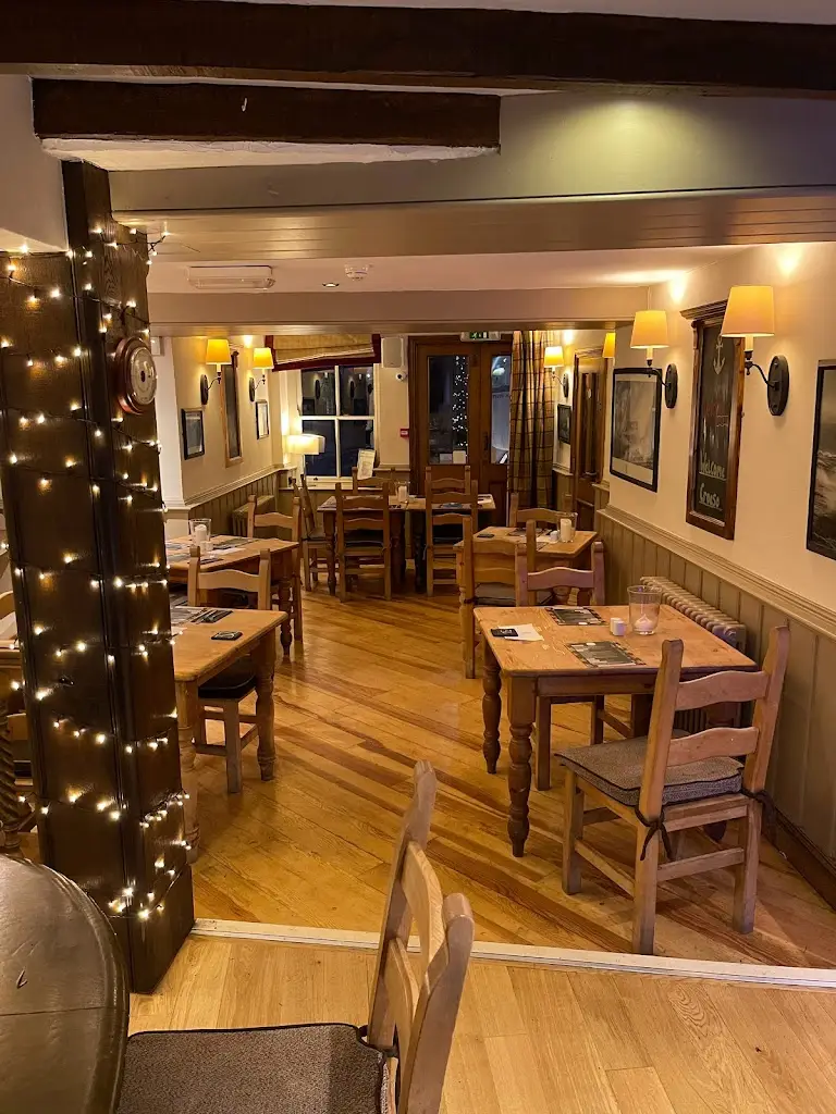 Garddfon Inn restaurant in Y Felinheli