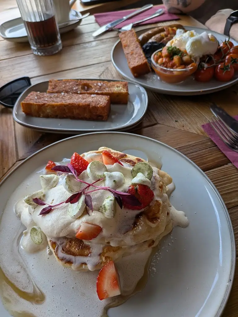 Sian Elen_Llofft_Y Felinheli_review