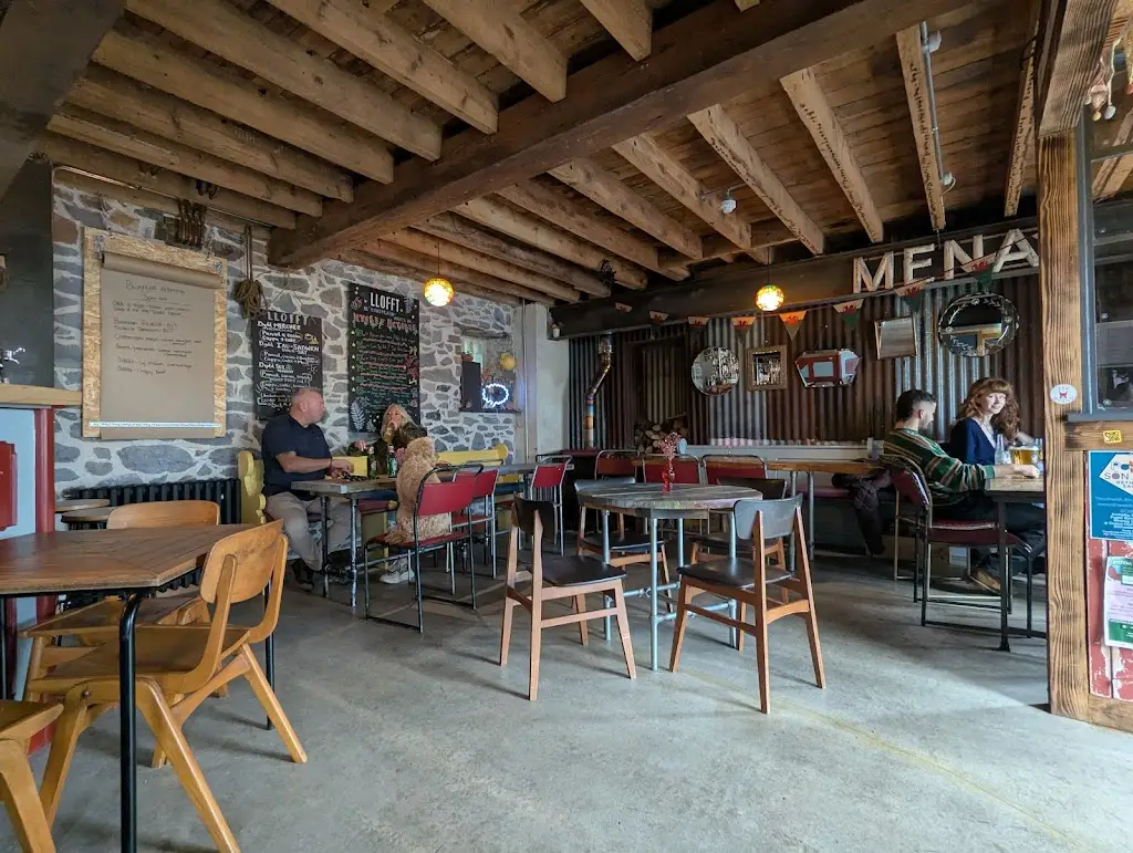 Llofft_Y Felinheli_slider_image_2