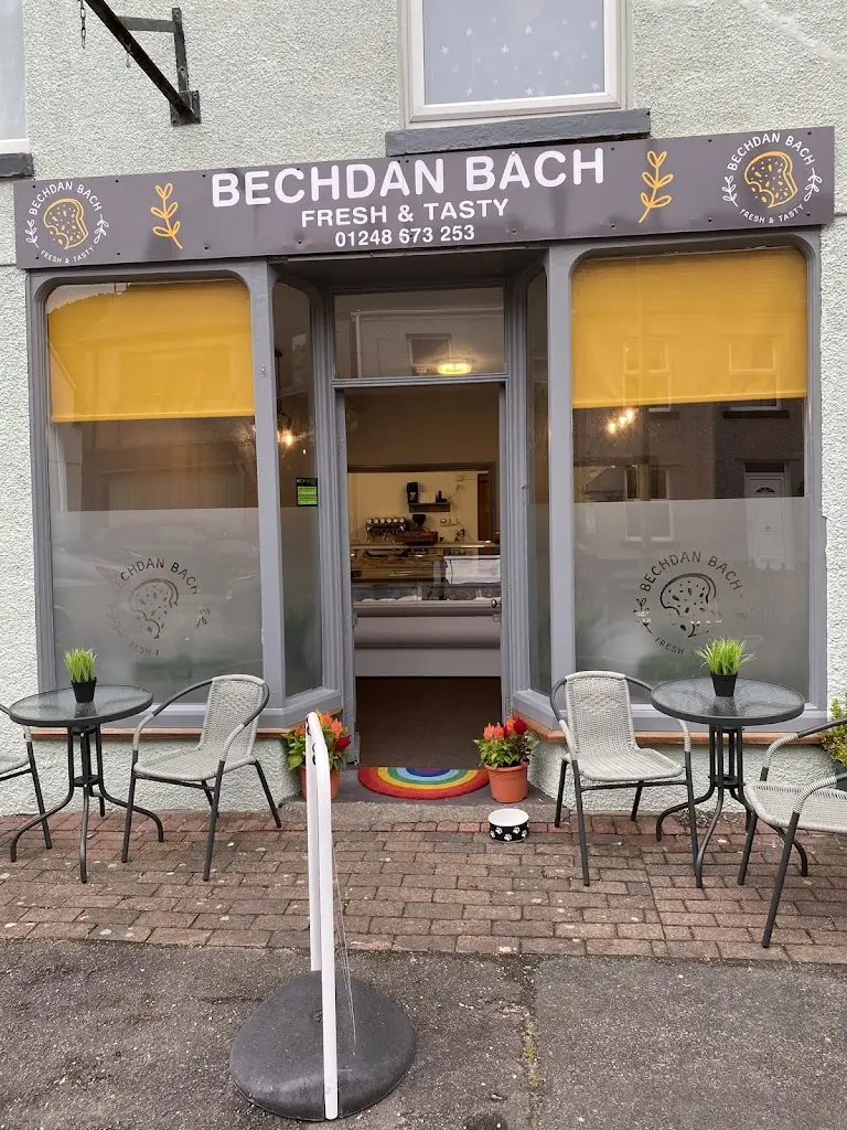 Bechdan Bach_Y Felinheli_slider_image_1