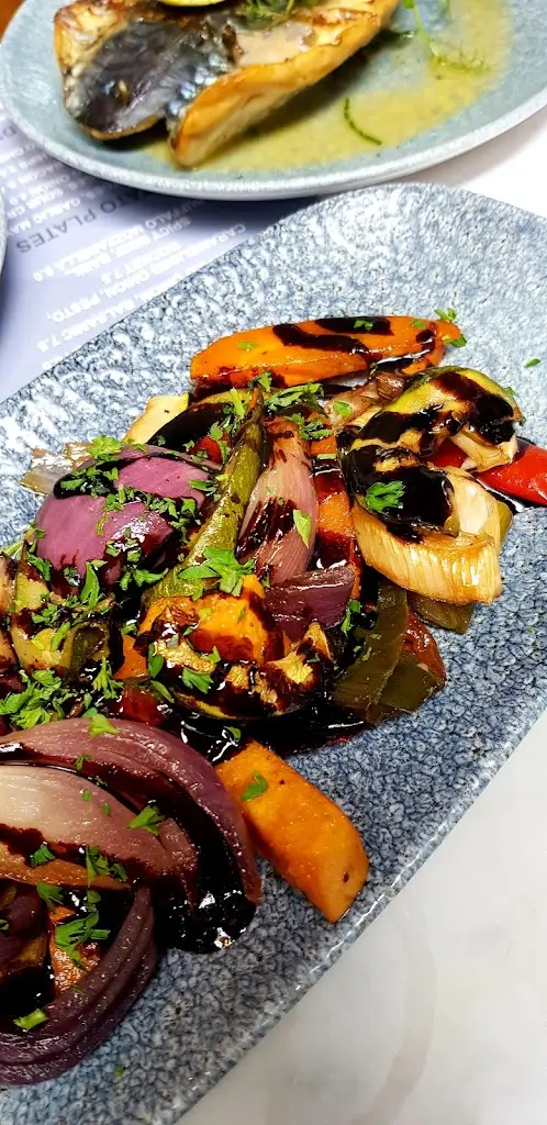 Fazu H_La Marina_Y Felinheli_review