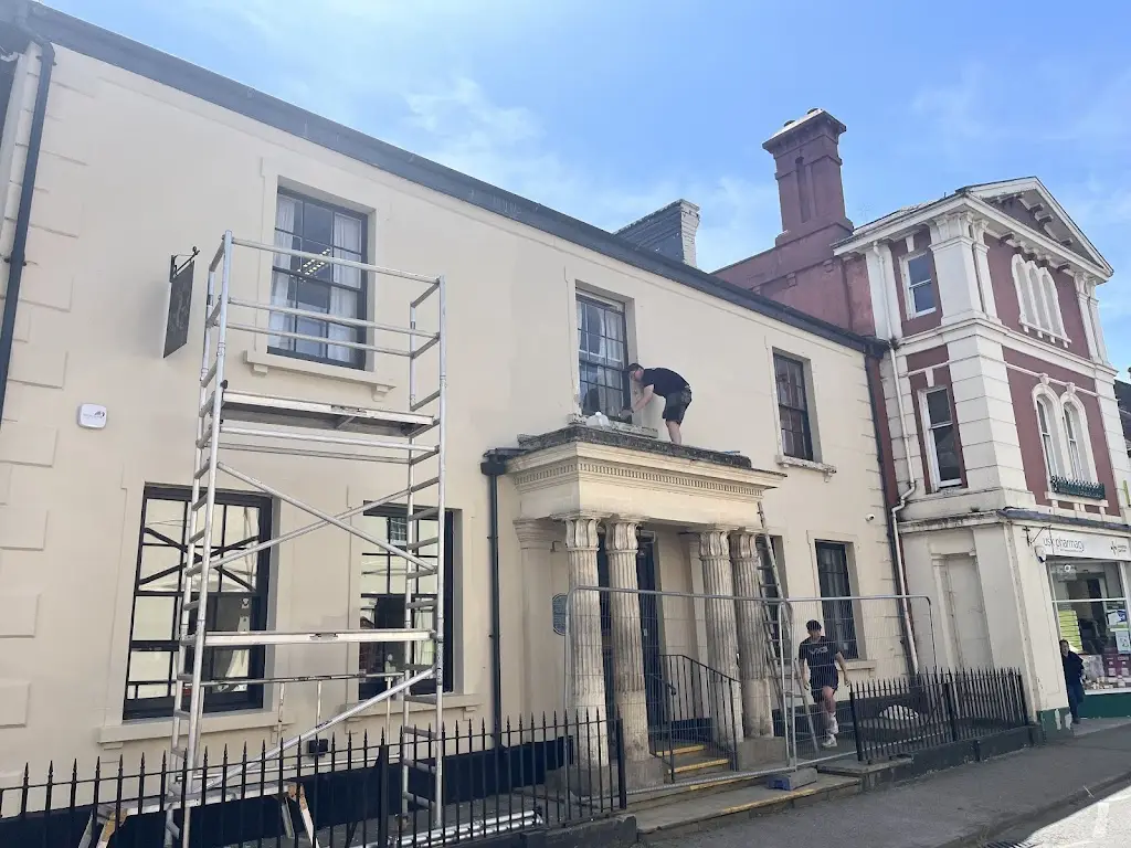 Graham Reeks_57 Bridge Street_Usk_recensione