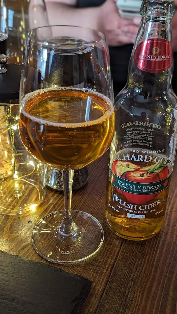 Menu_The Wallace Steakhouse with rooms_Usk_image_6