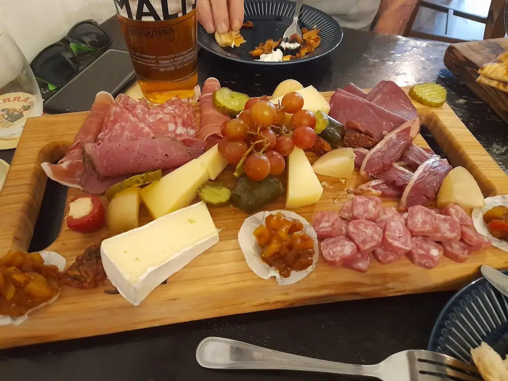 The Mad Platter_Usk_slider_image_3