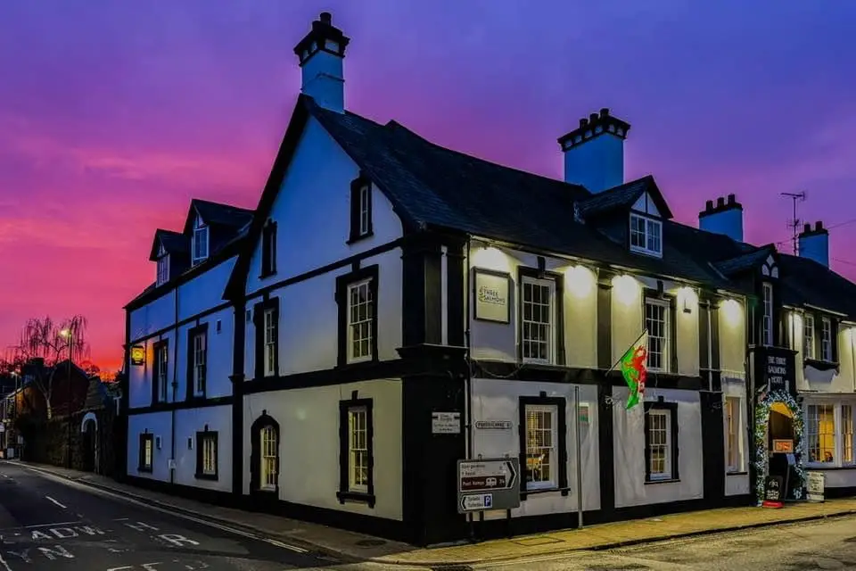 Three Salmons Hotel restaurant in Usk