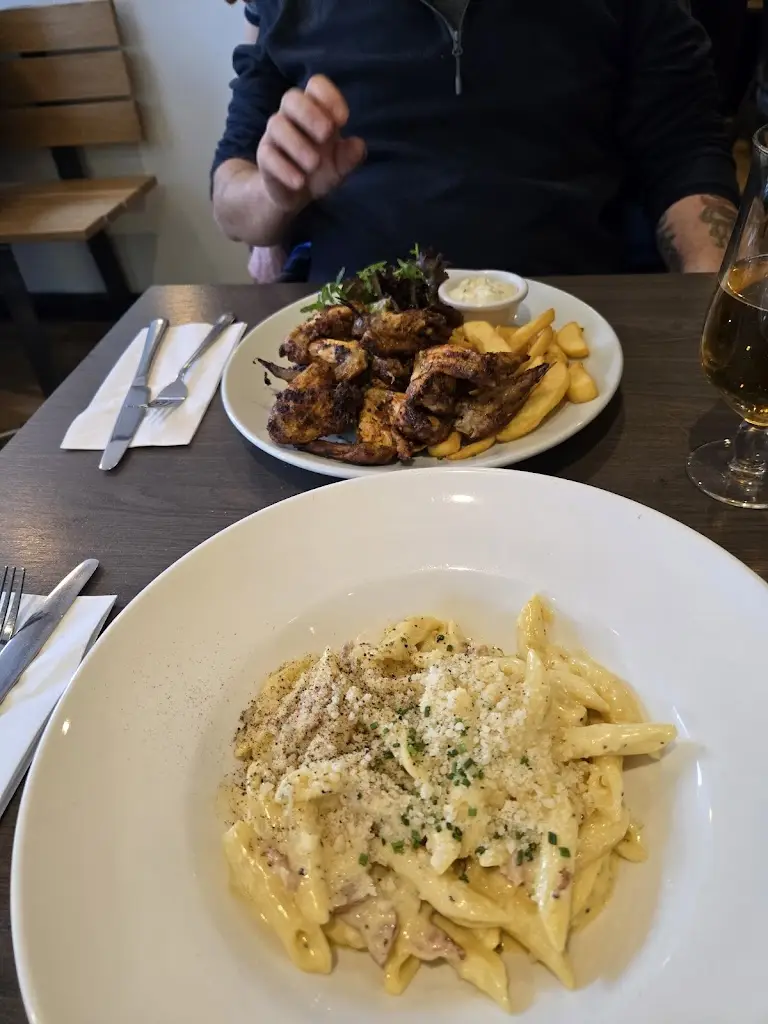 Hez Mif_Trinacria_Bishopthorpe_reseña