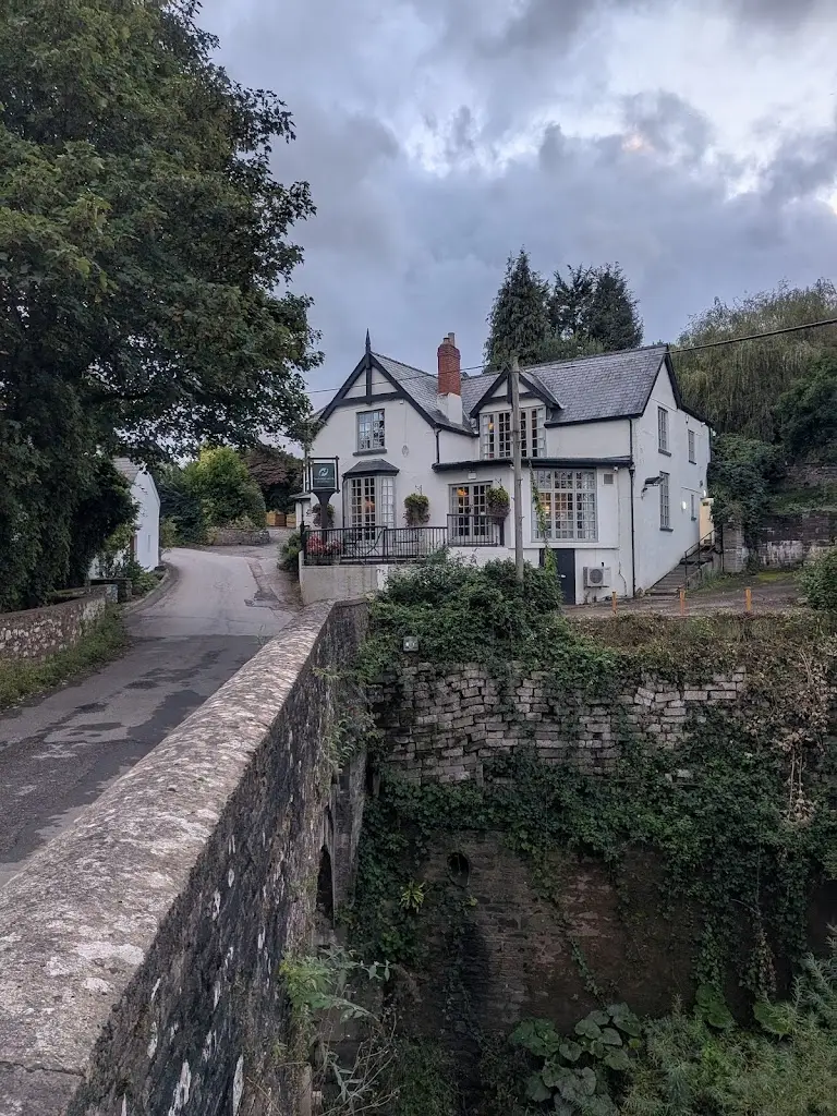 Derek Morley_Newbridge on Usk_Usk_review