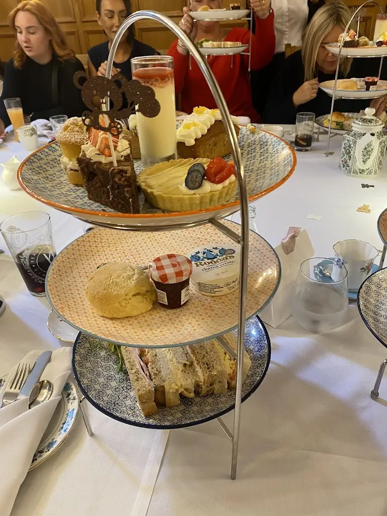 charlie baldwin_The Glen Yr Afon House Hotel_Usk_review