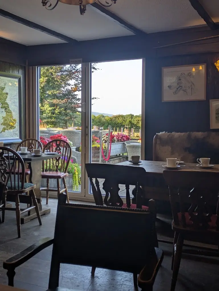 Lisa Smyth_Greyhound Inn and Hotel Usk_Usk_review