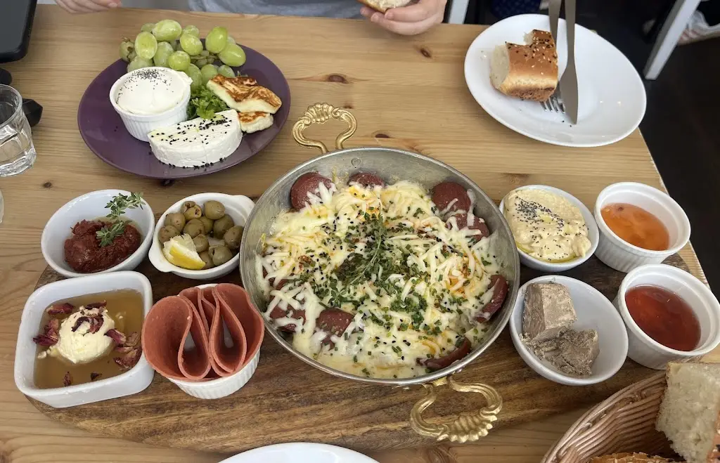 Dan Thomas_longa turkish café_Usk_recensione