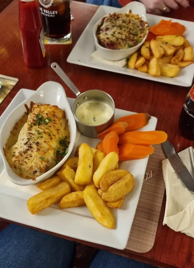 Samantha Fowler_White Hart Village Inn Llangybi_Usk_review