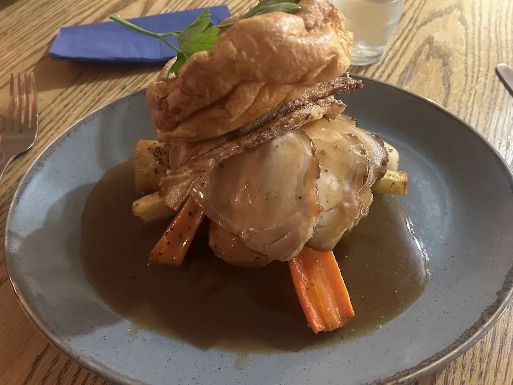 Kerri Jones_The Lodge by Cefn Tilla_Usk_review