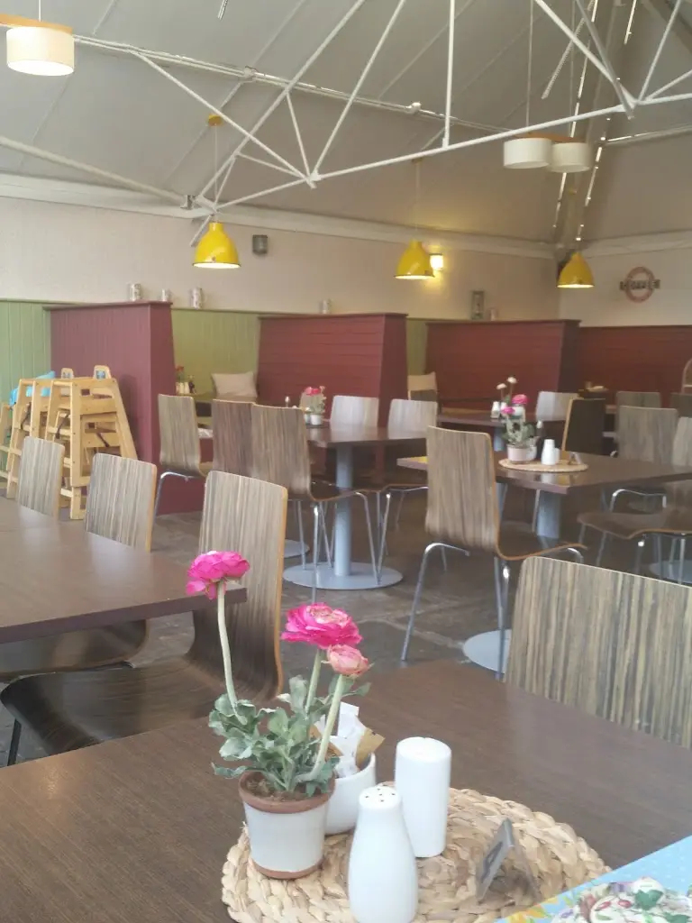 Morris's Cafe and Restaurant restaurant in Usk