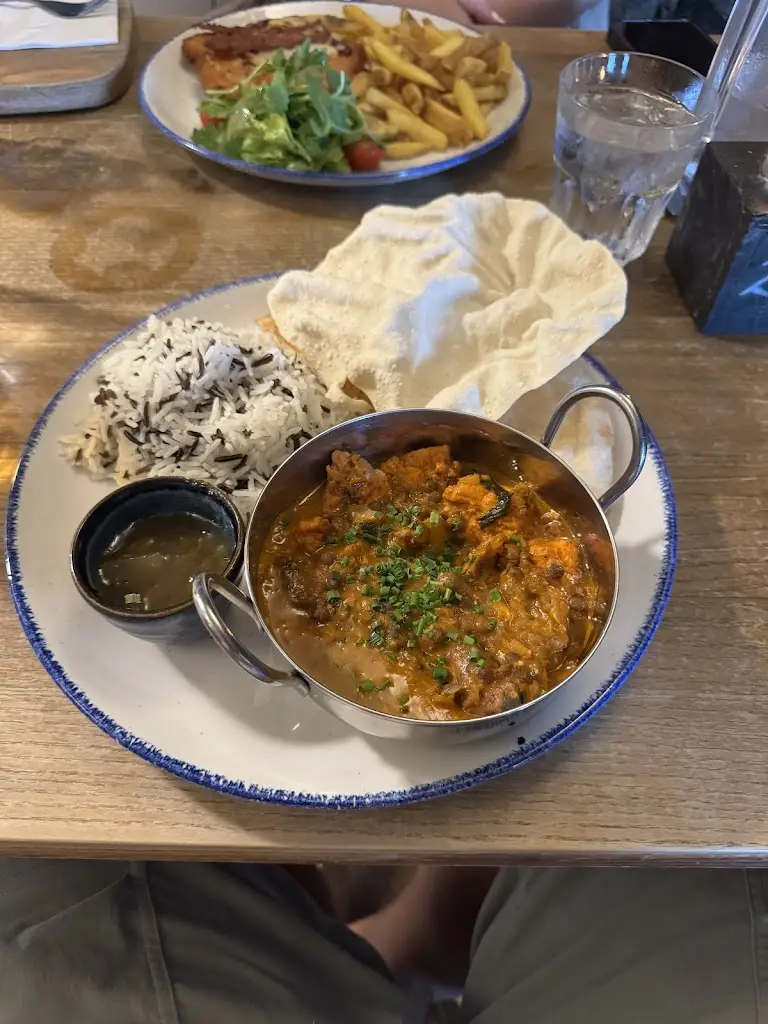 Christopher Edwards_Rose & Crown_Porthcawl_review