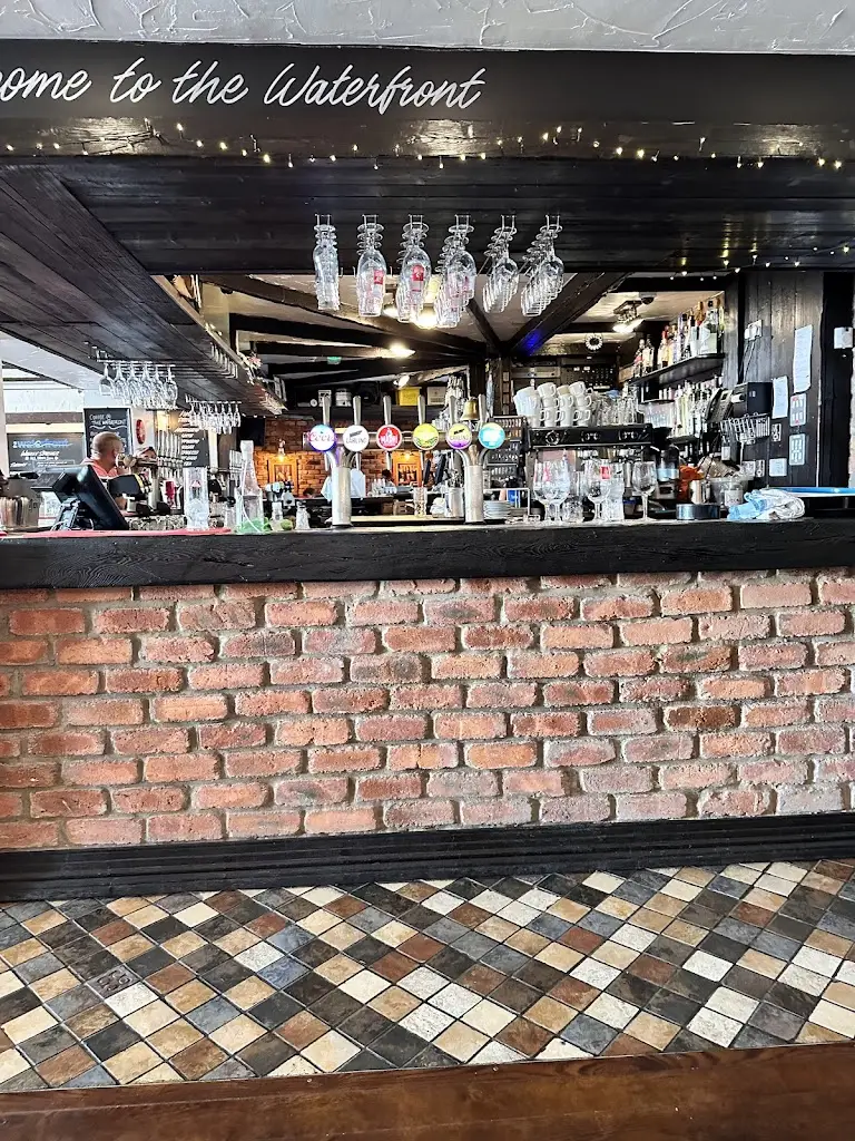 Peter Collins_The Waterfront_Porthcawl_review