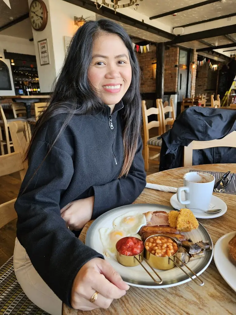 Faithee Lara_The Waterfront_Porthcawl_review