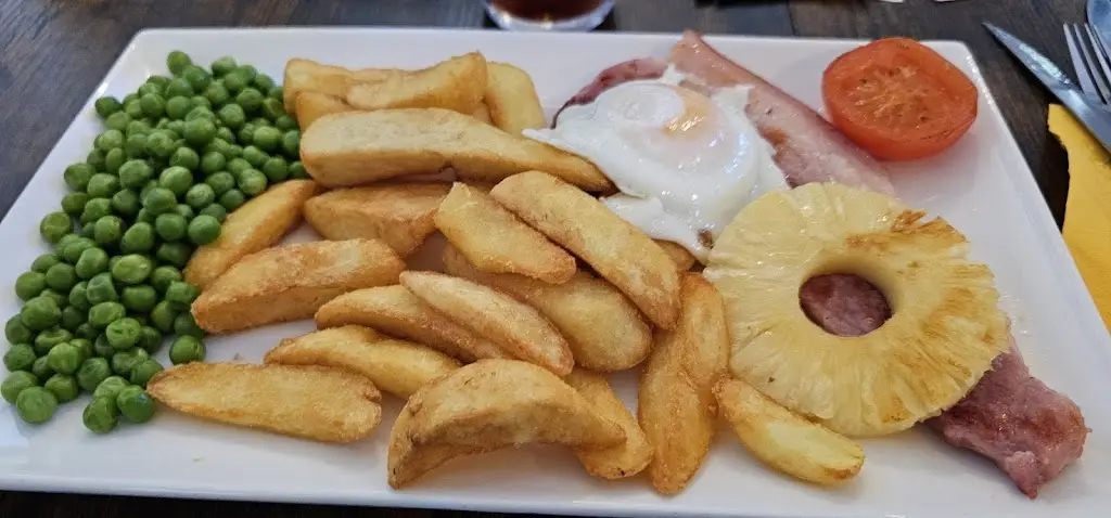 Joseph O'Conlon_The Globe Inn_Porthcawl_review