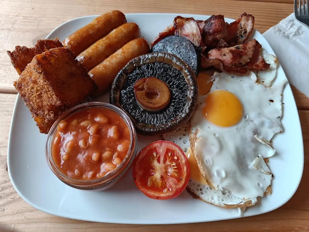 Connor Woodhams_The Greedy Pig_Porthcawl_review