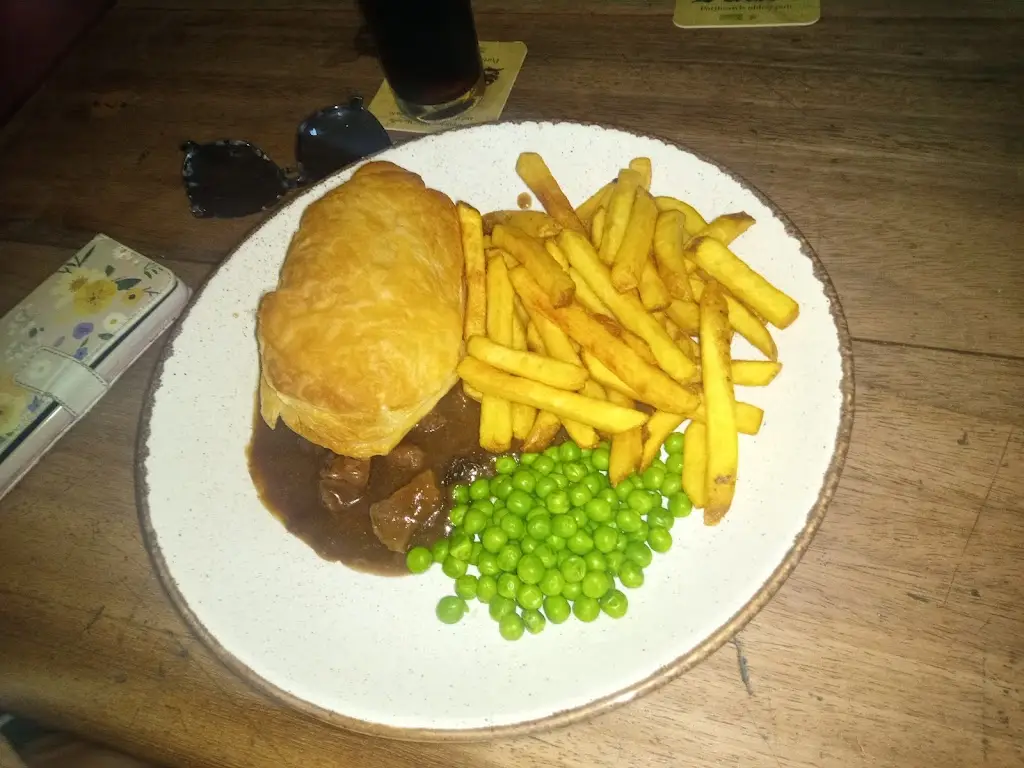 ken jones_Jolly Sailor_Porthcawl_review