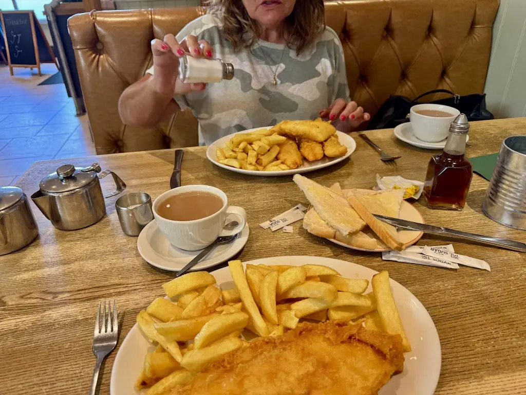 Simon Hughes_Beale's Park Fish Restaurant_Porthcawl_review
