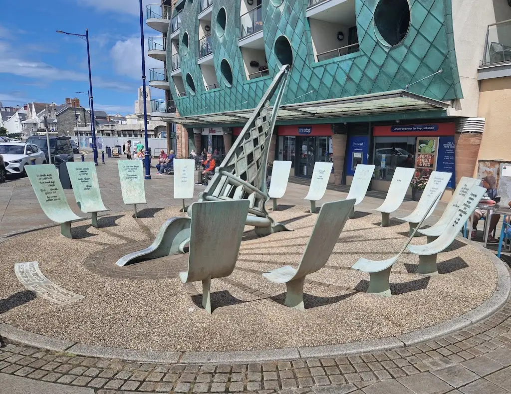 Dennis Henshaw_No.1 The Esplanade Cafe_Porthcawl_review