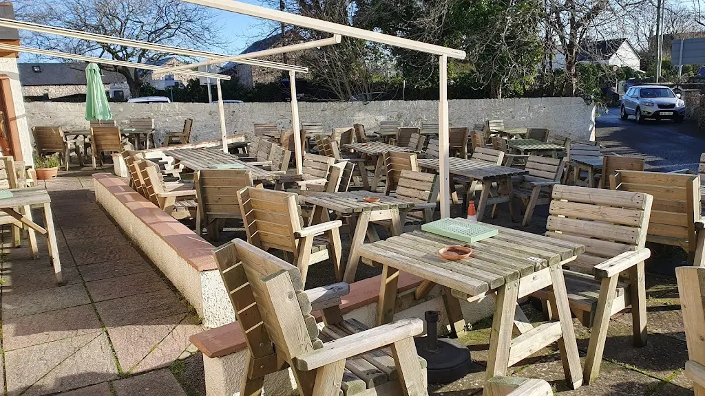 Paul Neale_The Swan Inn_Porthcawl_review