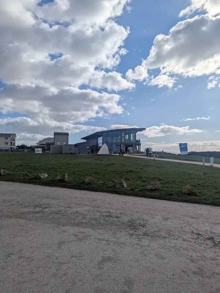 Leanne Healing_Rest Bay Café Bar_Porthcawl_recensione