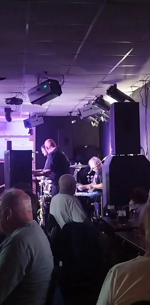 Naomi dearden_The Beachcomber_Porthcawl_review