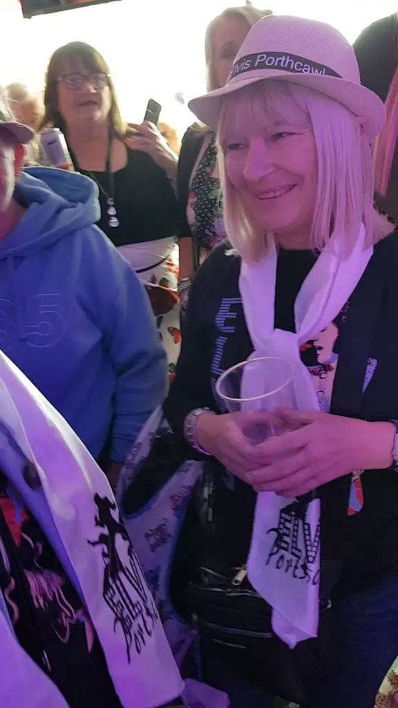 The Beachcomber_Porthcawl_slider_image_2