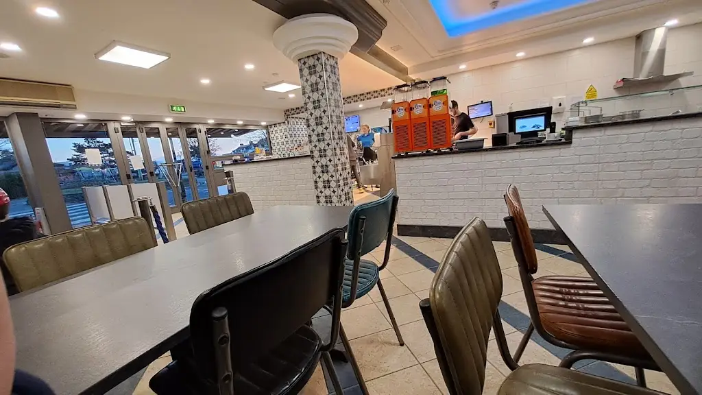 Cyclone “Cyclone Cyd” Cyd_Franco's Fish Shop Limited_Porthcawl_review