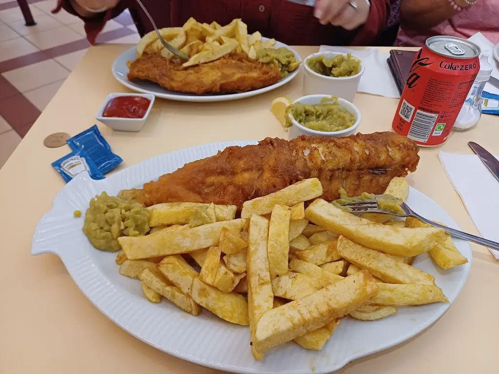 Marc Wilson_Finnegans Fish & Chip Restaurant and Takeaway_Porthcawl_review