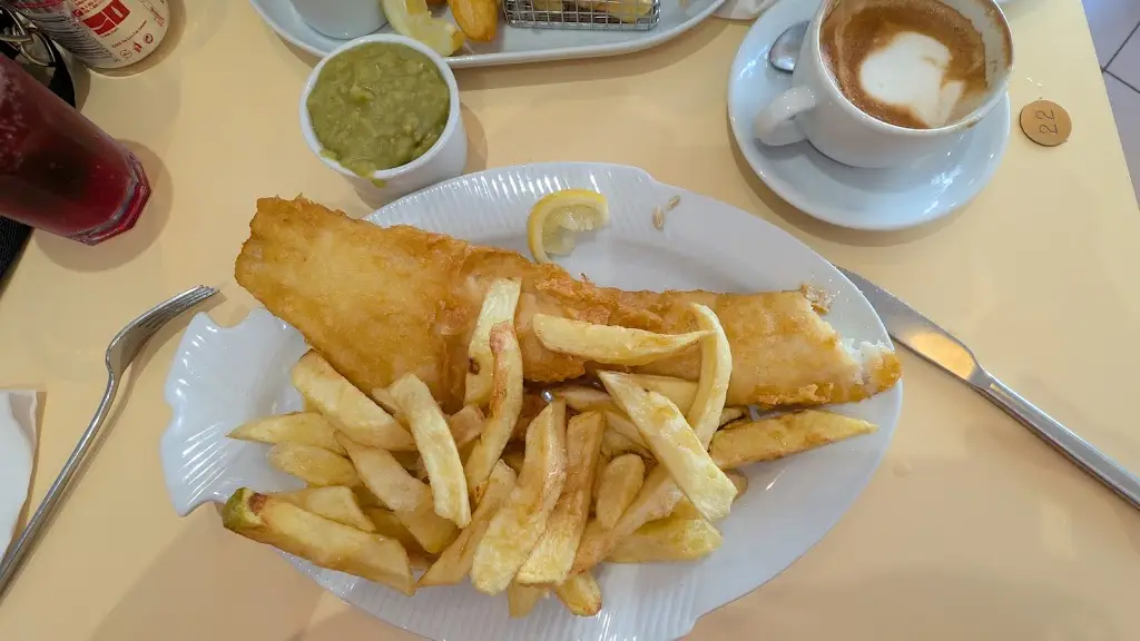 Dan Bacon_Finnegans Fish & Chip Restaurant and Takeaway_Porthcawl_review