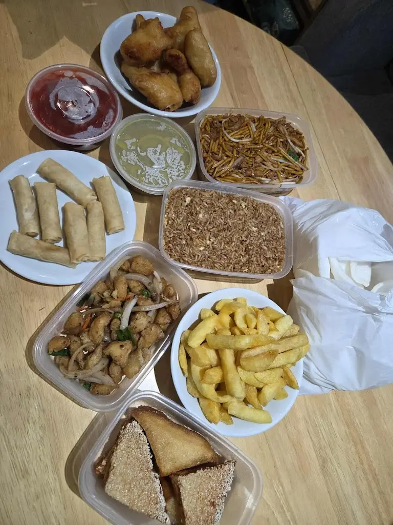 A_Rising Moon_Porthcawl_reseña