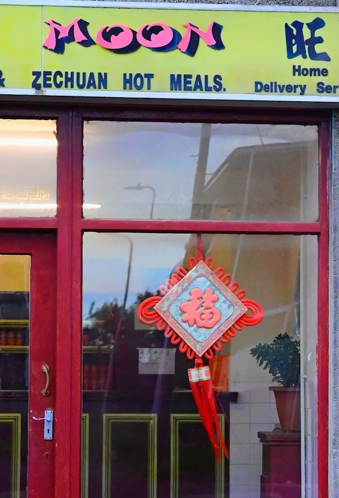 Rising Moon_Porthcawl_slider_image_3