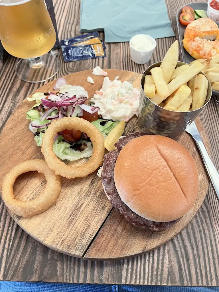 Lewis Hale_The Olive Tree_Porthcawl_review