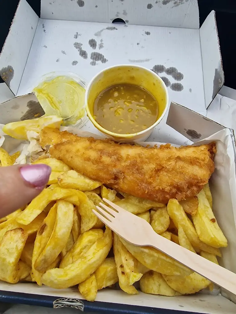 T P_Finnegan’s Takeaway  Fish & Chips Porthcawl_Porthcawl_review