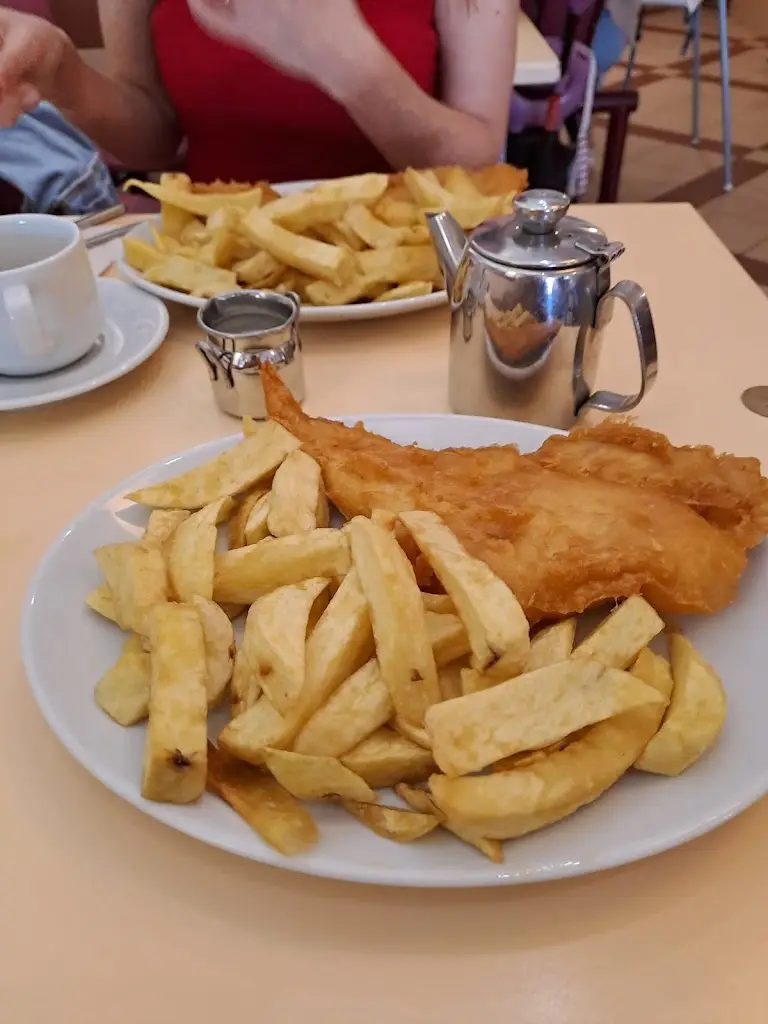 Finnegan’s Takeaway  Fish & Chips Porthcawl_Porthcawl_slider_image_2