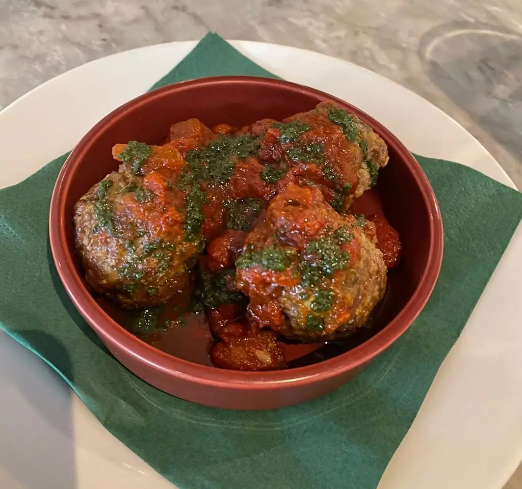 Tommy “Powerbuilderwannabe” Xiao_El Prado Bar & Restaurant_Porthcawl_review