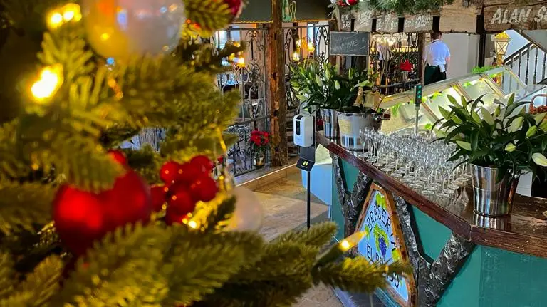 El Prado Bar & Restaurant_Porthcawl_slider_image_3