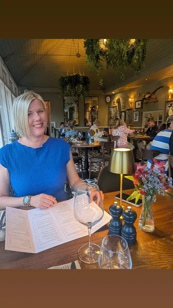 David Fraser_The Ashford Arms_Blackwell_review