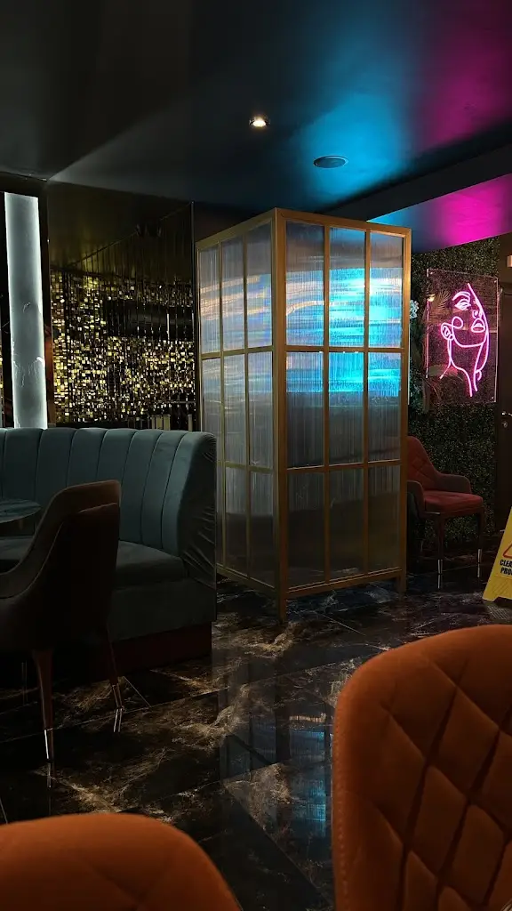 Tasnia Ferdousi_Elena's Bistro_Black Notley_review