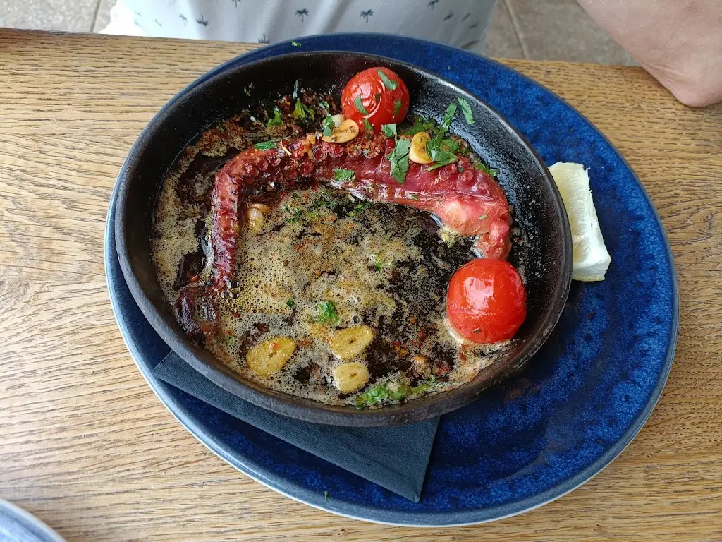 Menu_Hasturk_Black Notley_image_9