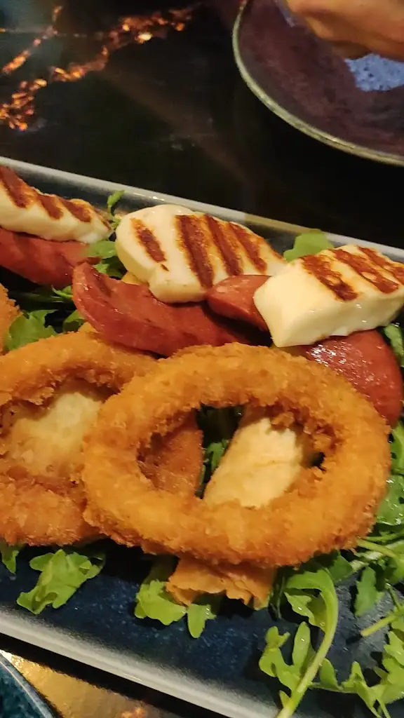 Hasturk_Black Notley_slider_image_2