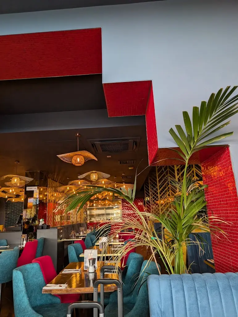 Hasturk_Black Notley_slider_image_3