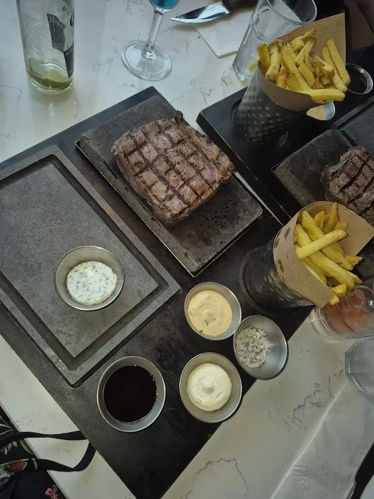 Theodore Novak-Rigby_The Firepit Restaurant & Cocktail Bar _Blackburn_review