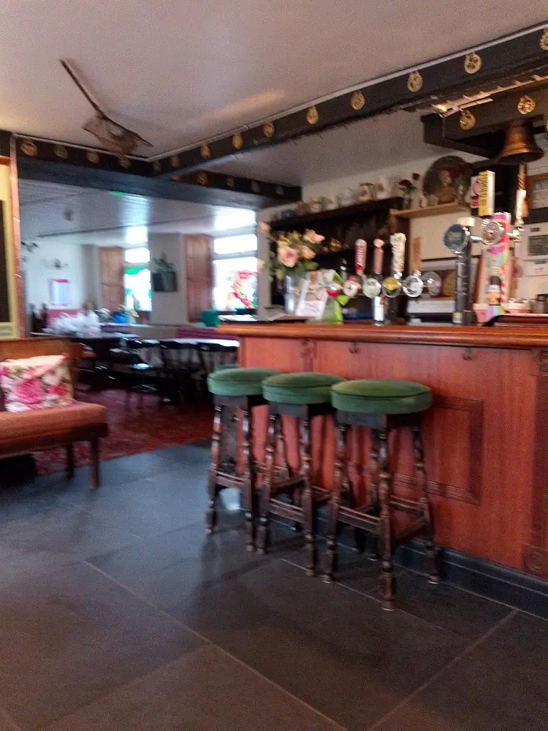 Danil Bakhun_Queen Adelaide Blagdon_Blagdon_review