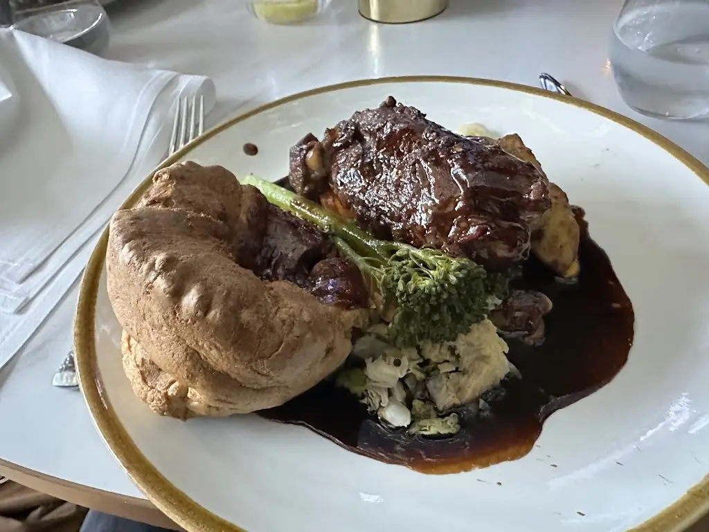 Nichole Mendoza_Six One Six Restaurant & Bar_Blacon_review